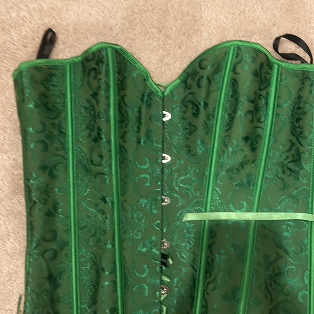 Green corset - Picture 3 of 3